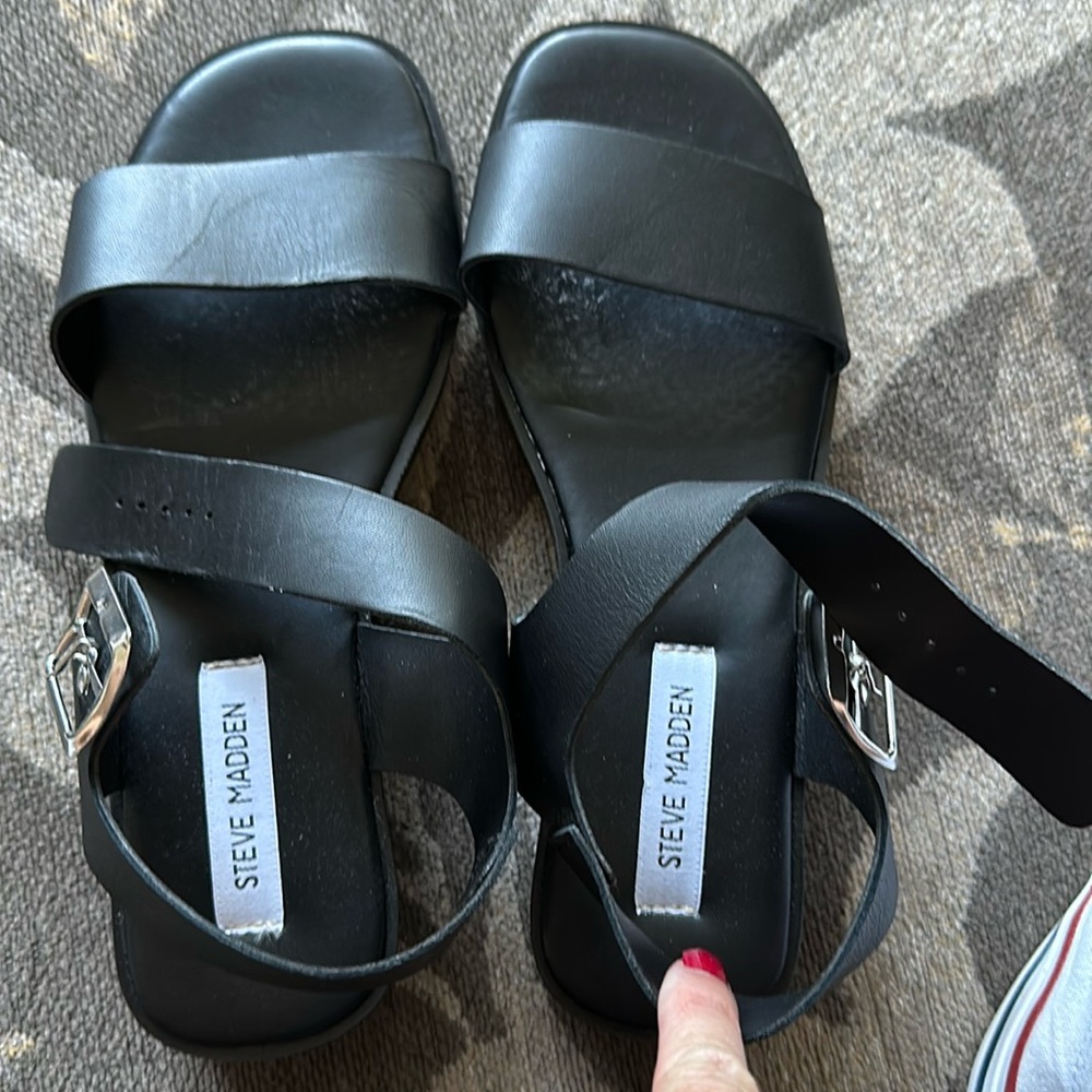 NWOT Ladies Steve Madden sandals - Black ; size 10 M